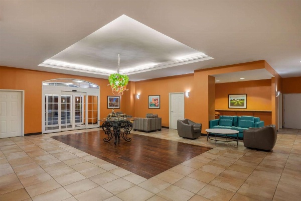 La Quinta Inn & Suites by Wyndham San Antonio Medical Center image 5